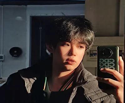 田潞瑶LYao
