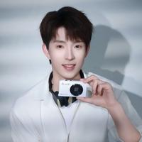 李  兼任演员头像