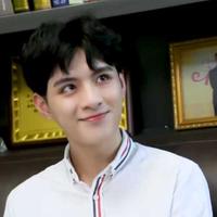 黄维君演员头像