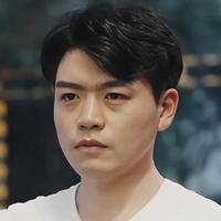 郑威演员头像