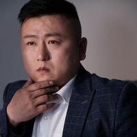 王昆峰演员头  像