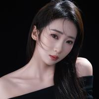 依一演员头像