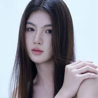洛菀演员头像