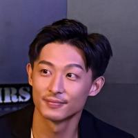 周子龙演员头像