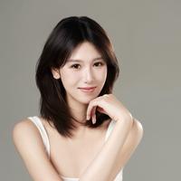 何为演员头像